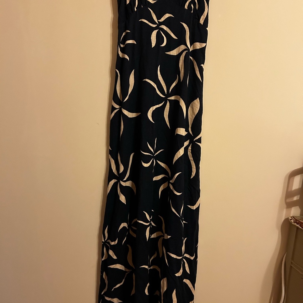 Elegant Navy and Cream Maxi Dress